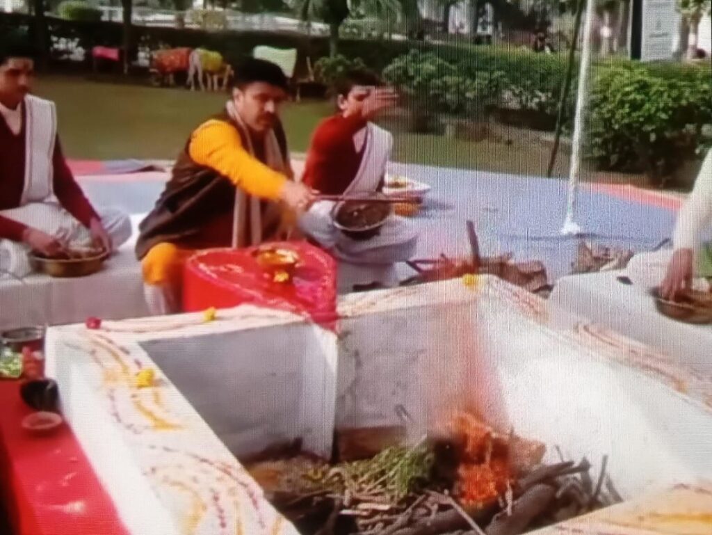 YAGYA: Five great yagya are performed in Hinduism, which include: